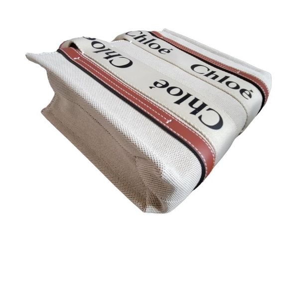 Chloé Woody Small Tote Handbag - Picture 13 of 17